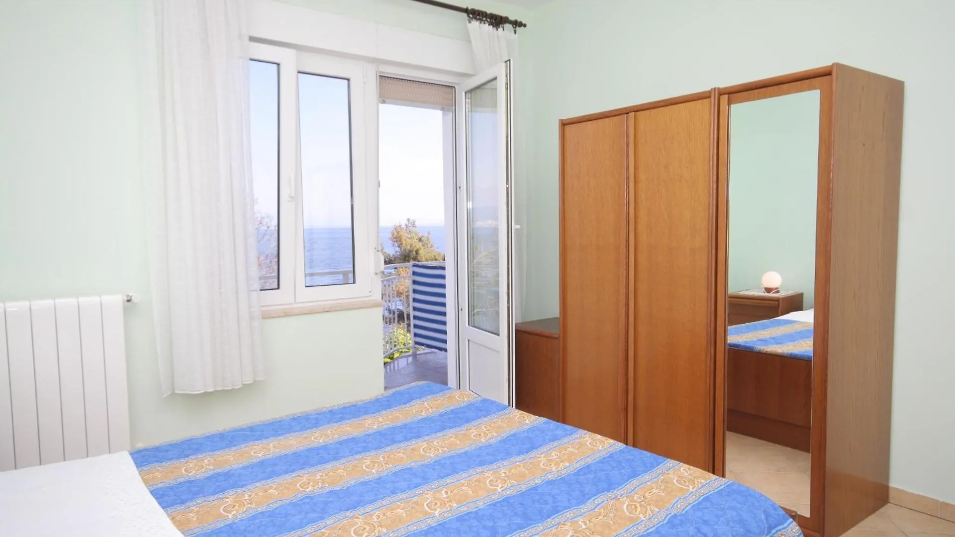 Rooms By The Sea Medveja, Opatija - 7775 Lovran Guest house